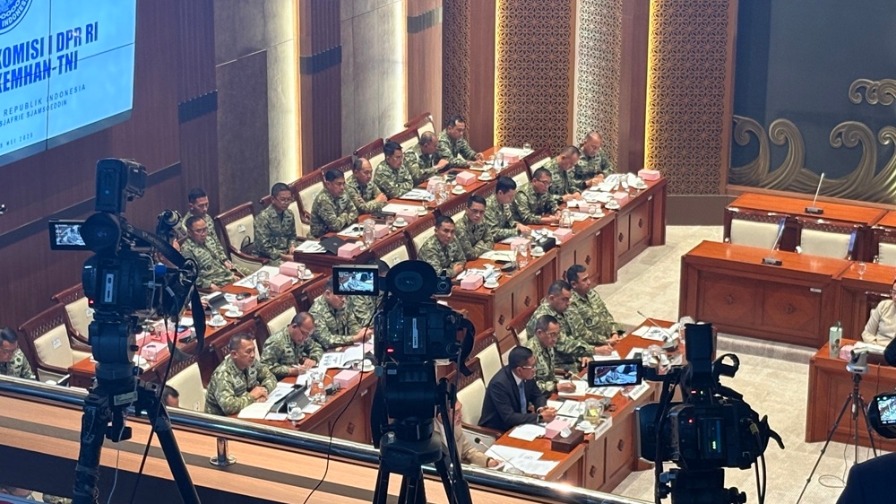 Komisi I DPR Raker dengan Menhan dan Panglima TNI, Bahas Dampak Perang Timur Tengah