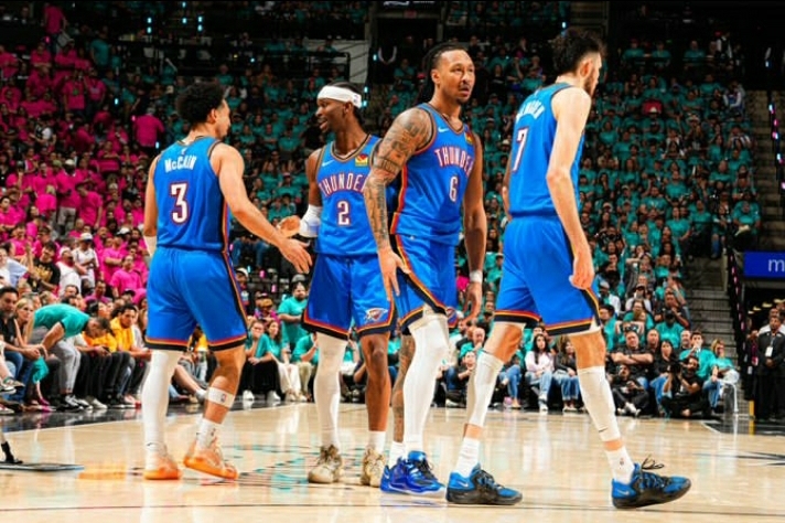 Play-Off NBA: Sempat Tertinggal 15-0, Thunder Bangkit Kecundangi Spurs di San Antonio Untuk Balikkan Keadaan 2-1