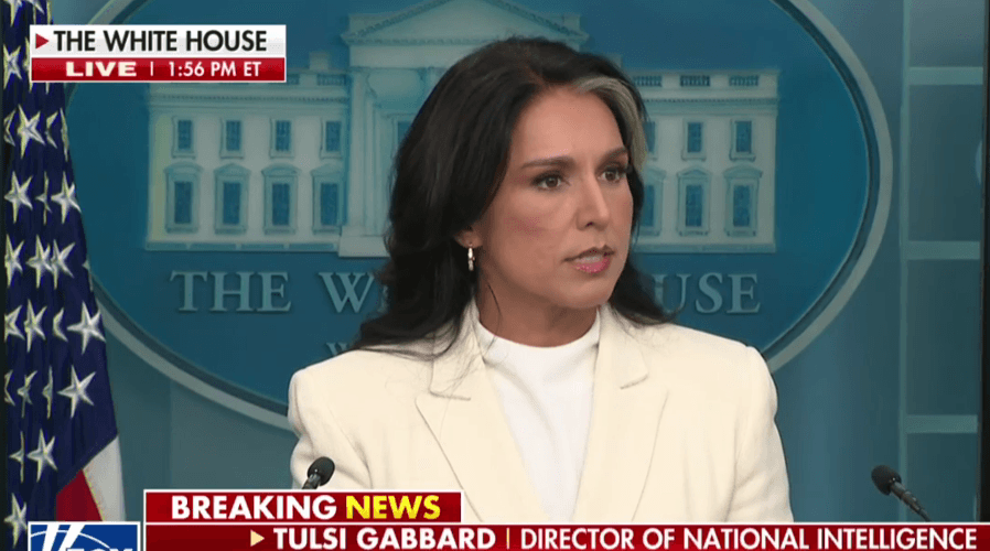 Trump Konfirmasi Tulsi Gabbard Mundur dari Jabatan Direktur Intelijen AS