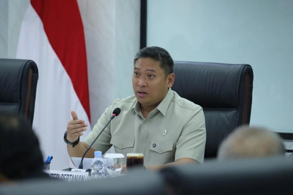 Harga TBS Anjlok, Wamentan Singgung Kebijakan Ekspor Satu Pintu Lewat DSI
