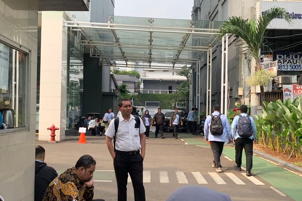 Perkuat Pembuktian, Penyidik Kejagung Geledah Kantor BGN
