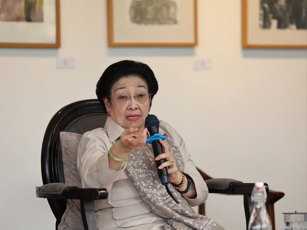 Megawati Soekarnoputri: 56 Tahun Status Hukum Bung Karno Menggantung