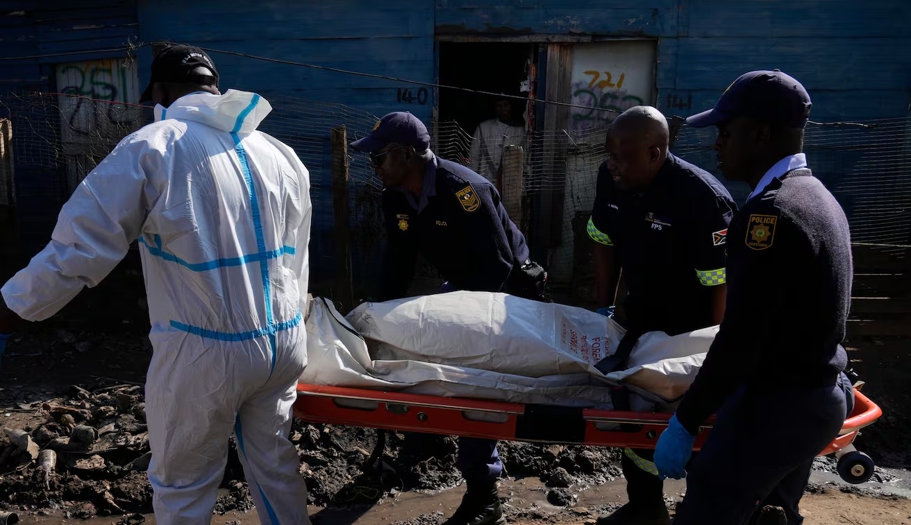 Pembantaian Tengah Malam di Johannesburg: 12 Tewas, Geng Bersenjata Berondong Permukiman Warga