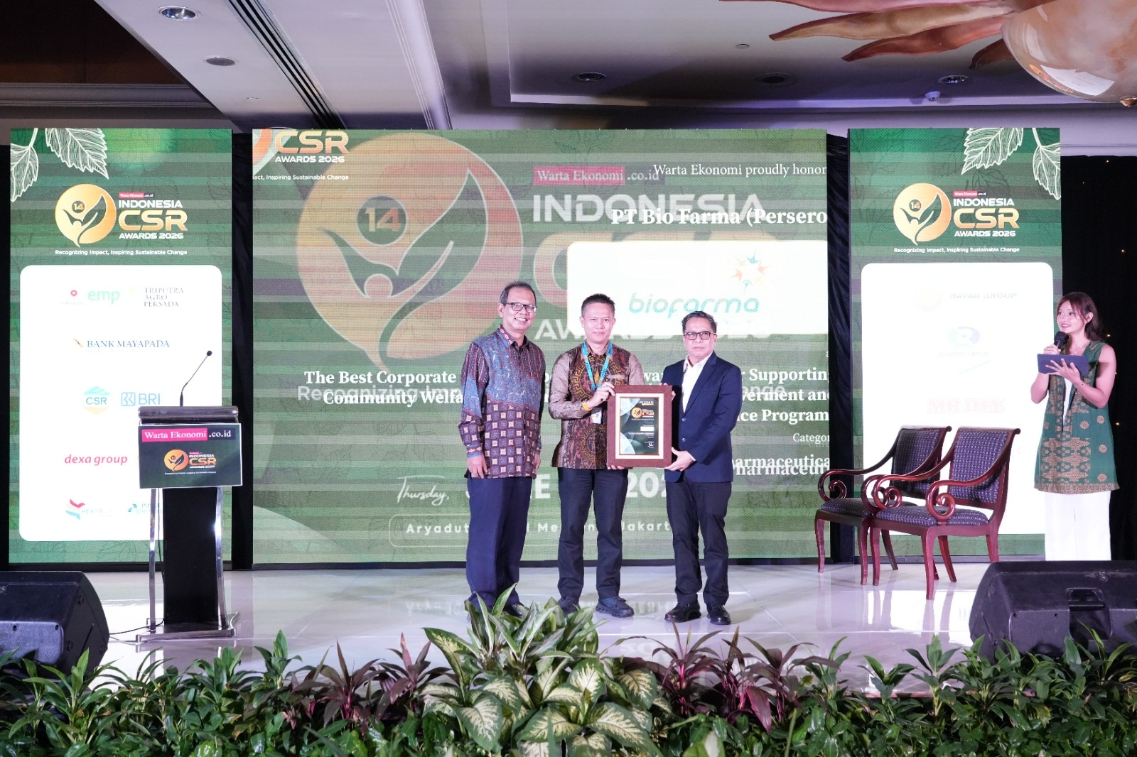 Bio Farma Raih Dua Penghargaan Nasional Bidang Komunikasi dan CSR