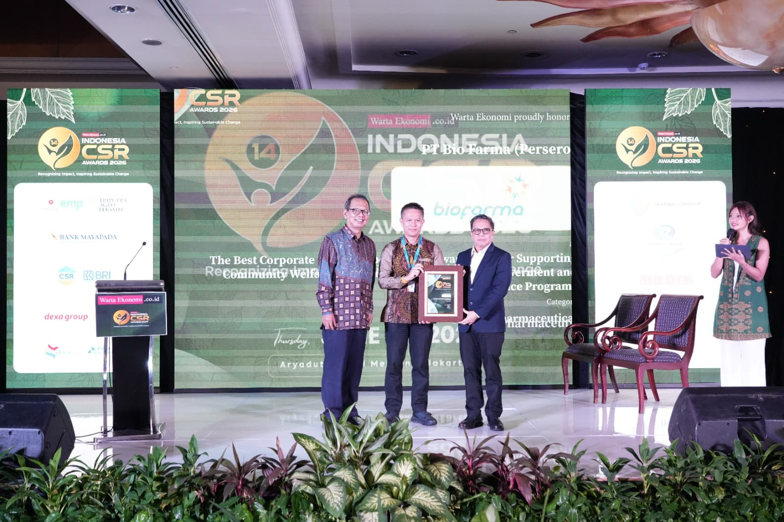 Bio Farma Raih Dua Penghargaan Nasional Bidang Komunikasi dan CSR