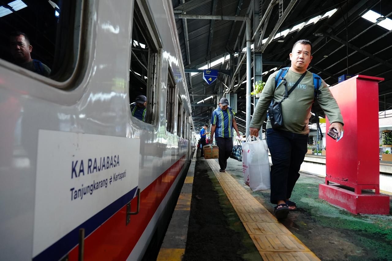 Mulai 4 Juli 2026, KAI Gunakan Kereta Ekonomi Premium Modifikasi untuk KA Rajabasa