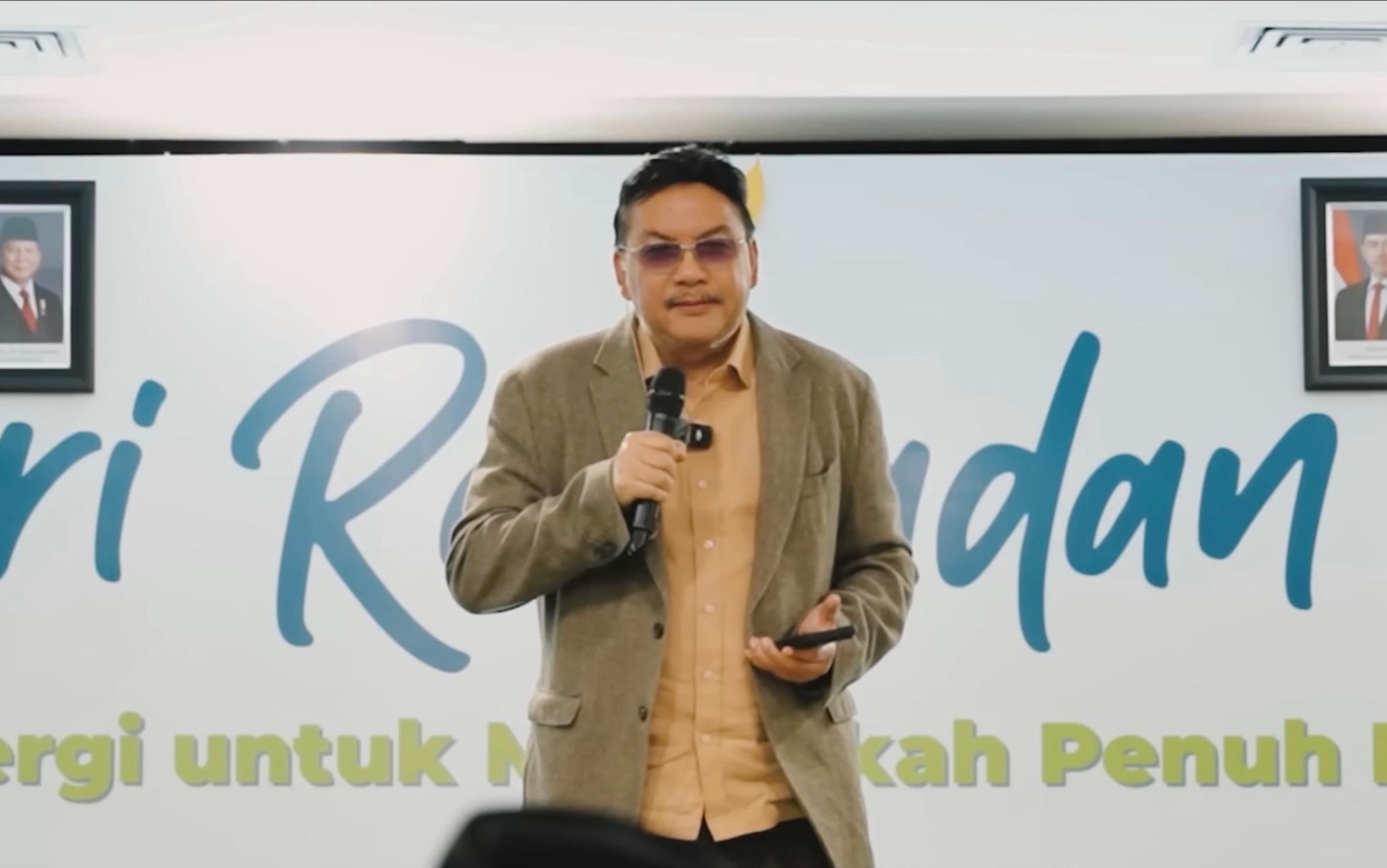 Denny JA Perkenalkan Teori Kerusuhan Era Digital, Soroti Peran Algoritma dan Media Sosial
