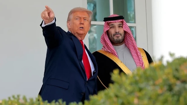 Trump: Arab Saudi Tak Bisa Hentikan AS Gunakan Bandara Mereka untuk Serang Iran