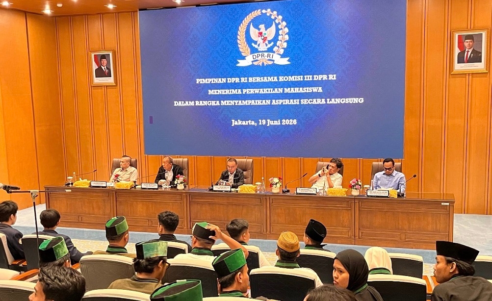 Pimpinan DPR Terima Langsung Aspirasi Mahasiswa Pengunjuk Rasa