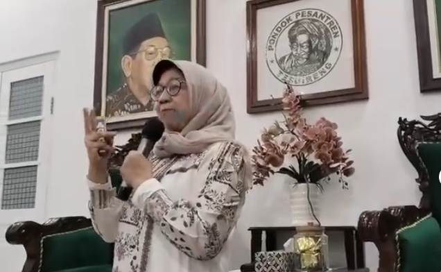 Lulus Cumlaude di Unair, Hj Lelly Kikin Ingatkan PBNU Kembali Berpegang pada Qonun Asasi NU