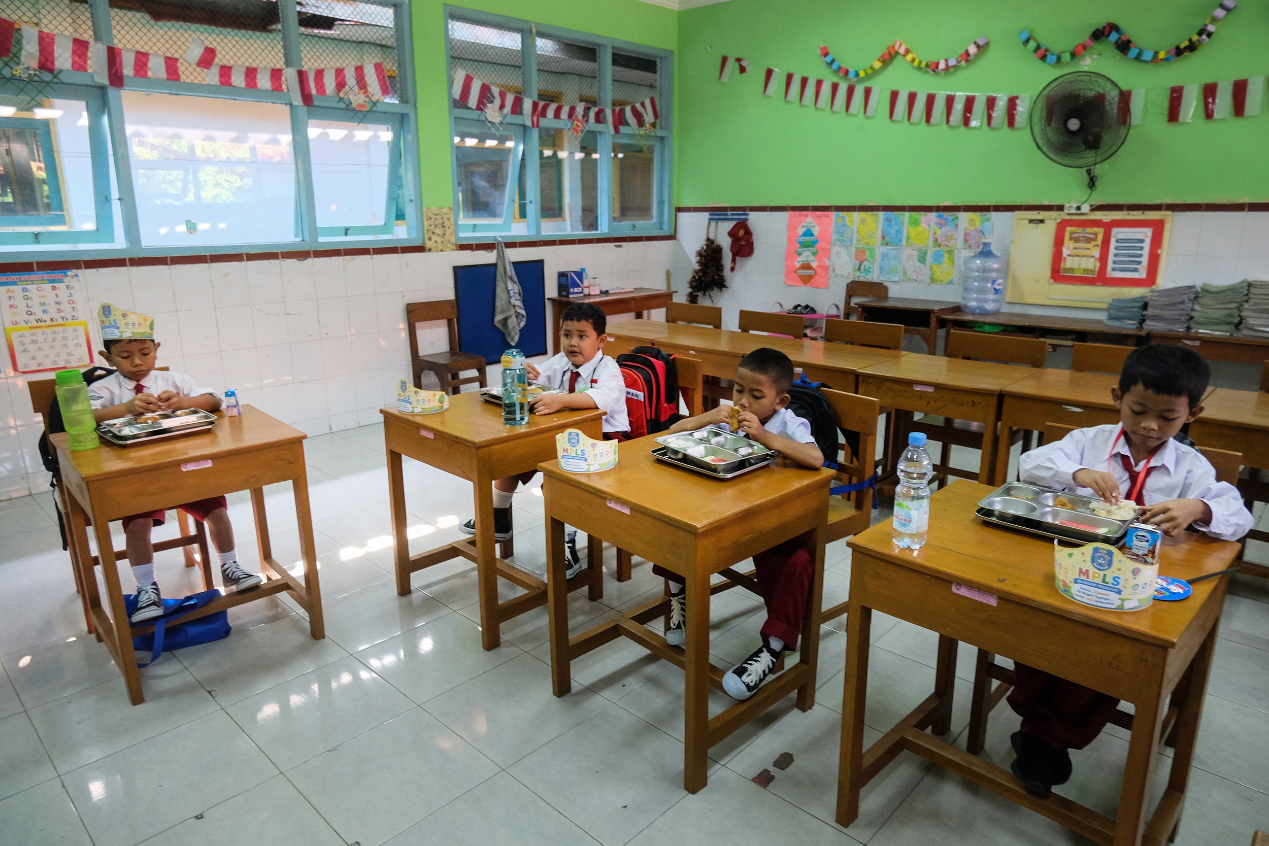 BGN Siapkan Skema MBG untuk Anak di Daerah Rawan Konflik, Gandeng TNI-Polri dan Fasilitas Gereja