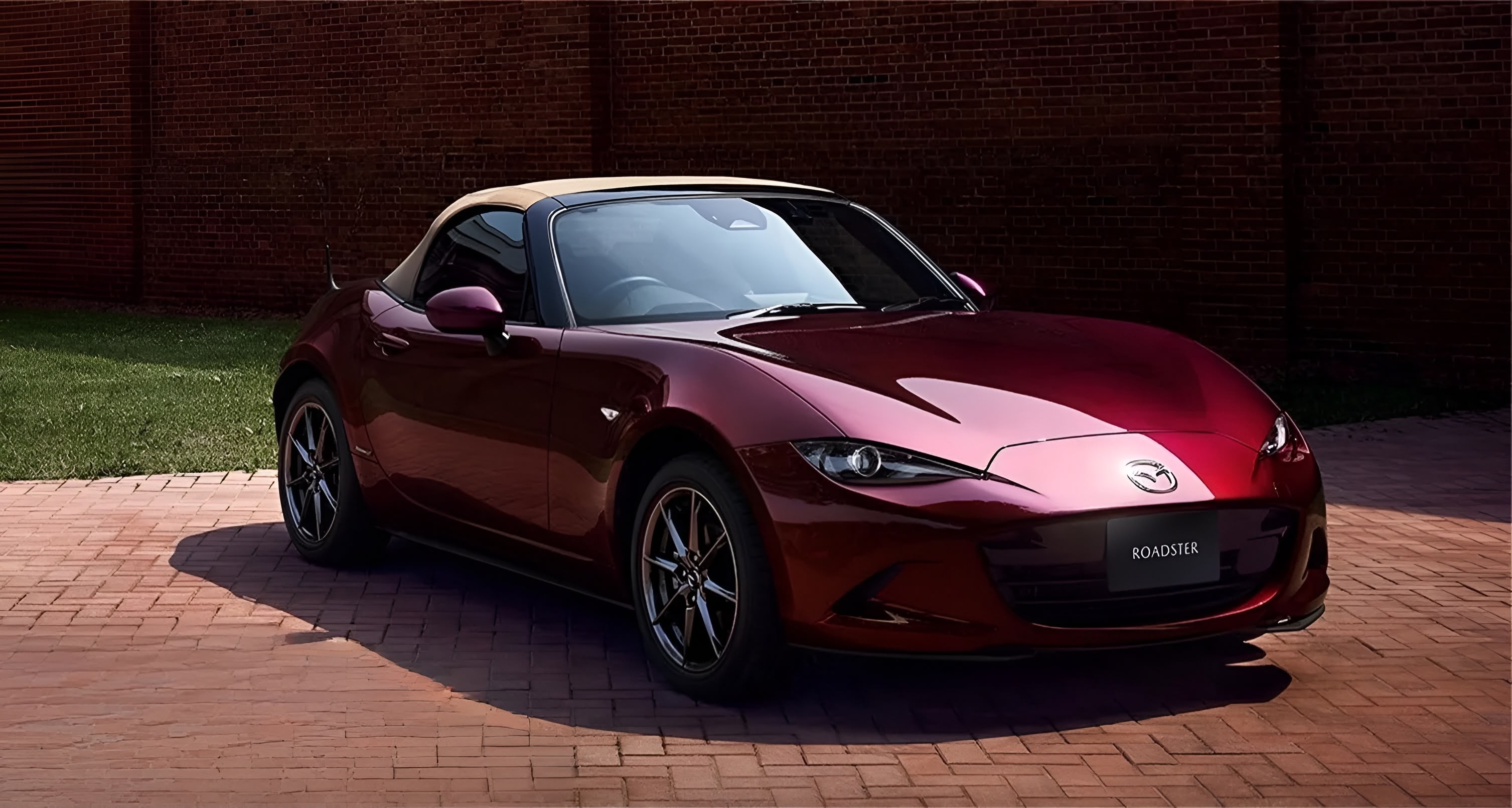 Paten Baru Mazda Ungkap Mobil Sport Atap Terbuka dengan Pintu Butterfly, Bukan Mesin Rotary?