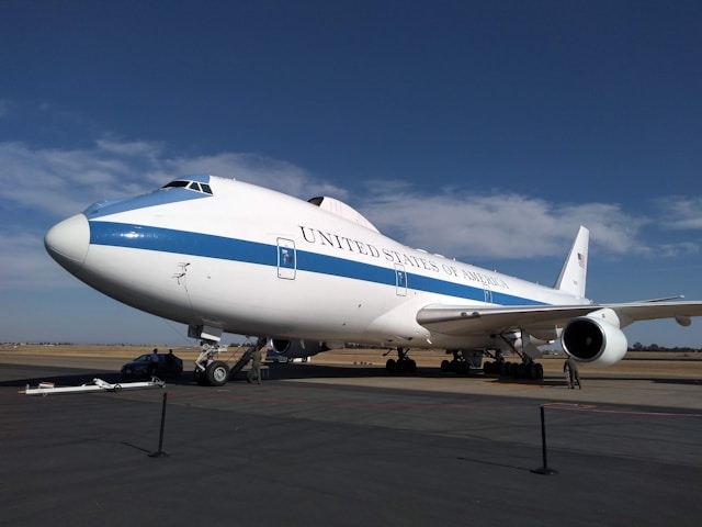 Trump Diam-Diam Dipindahkan dari Air Force One, Operasi Rahasia Picu Kekhawatiran Ancaman Iran