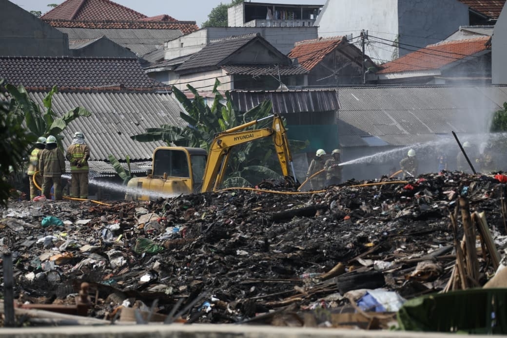 Buntut Kebakaran di TPS Liar Kramat Jati, Pemprov Jakarta Telusuri Rantai Pembuangan Sampah Ilegal
