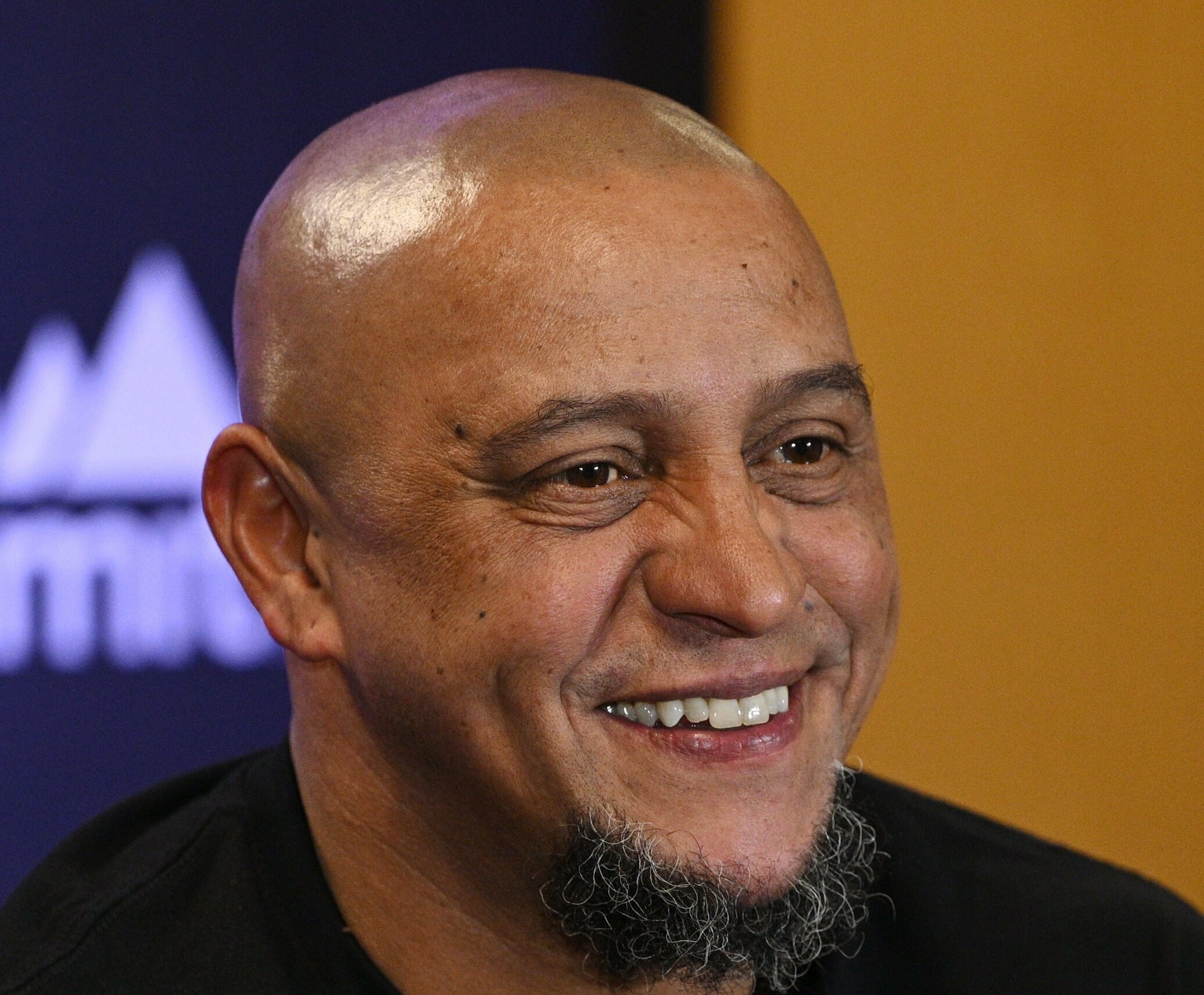 Roberto Carlos Bantah Masuk Islam, Ungkap Pernikahannya Digelar dengan 2 Ritus Agama