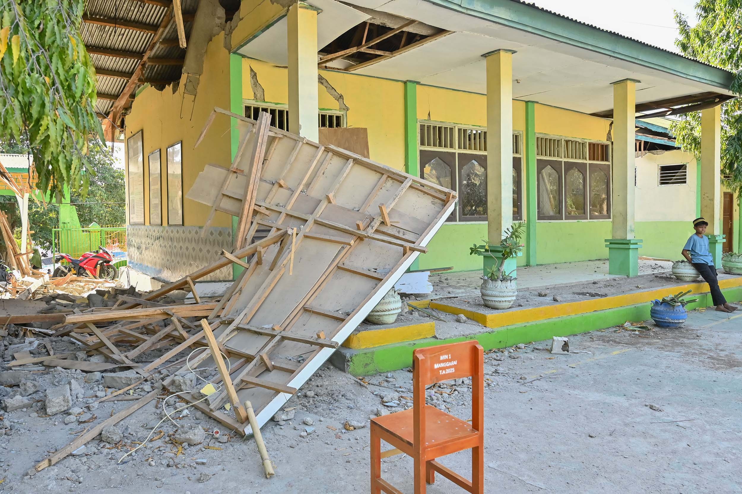 Kemendikdasmen Gelontorkan Bantuan Rp860 Juta untuk 61 Sekolah Terdampak Gempa NTT