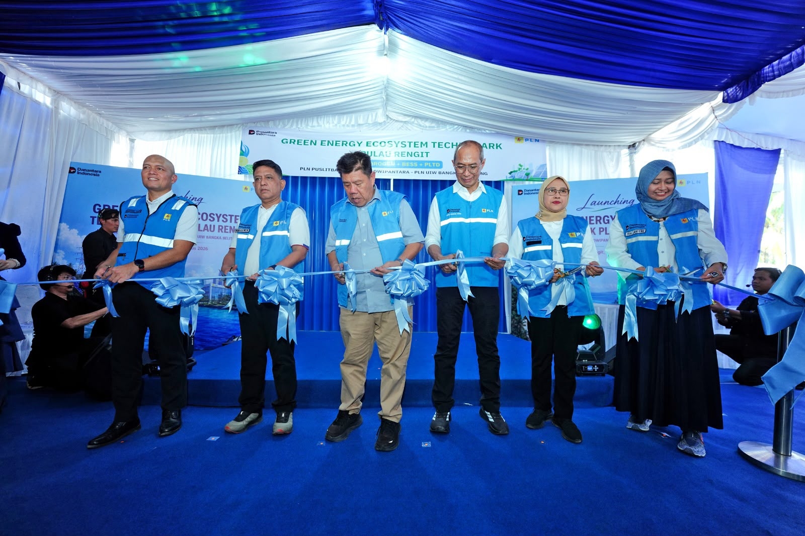 PLN Resmikan Energi Hijau Pulau Rengit, Listrik Kini Nyala 24 Jam