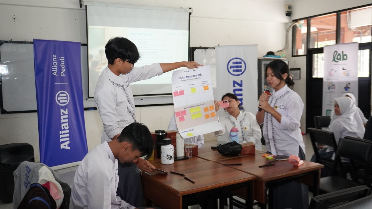 Allianz Indonesia Raih Financial Literacy Award OJK Tiga Tahun Berturut-turut