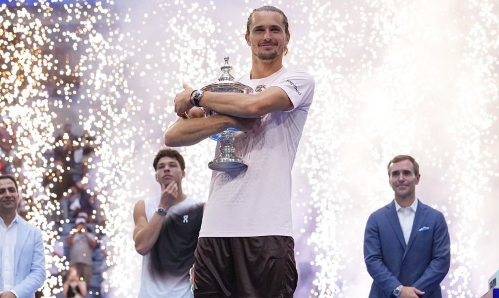 AS Terbuka: Raja dan Ratu Baru Flushing Meadows! Alexander Zverev dan Elena Rybakina Segel Gelar Juara