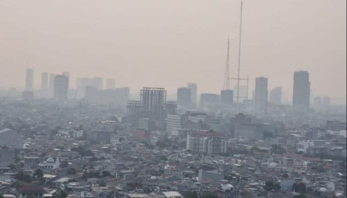 Udara Jakarta Pagi Ini Masuk 3 Besar Terburuk di Dunia
