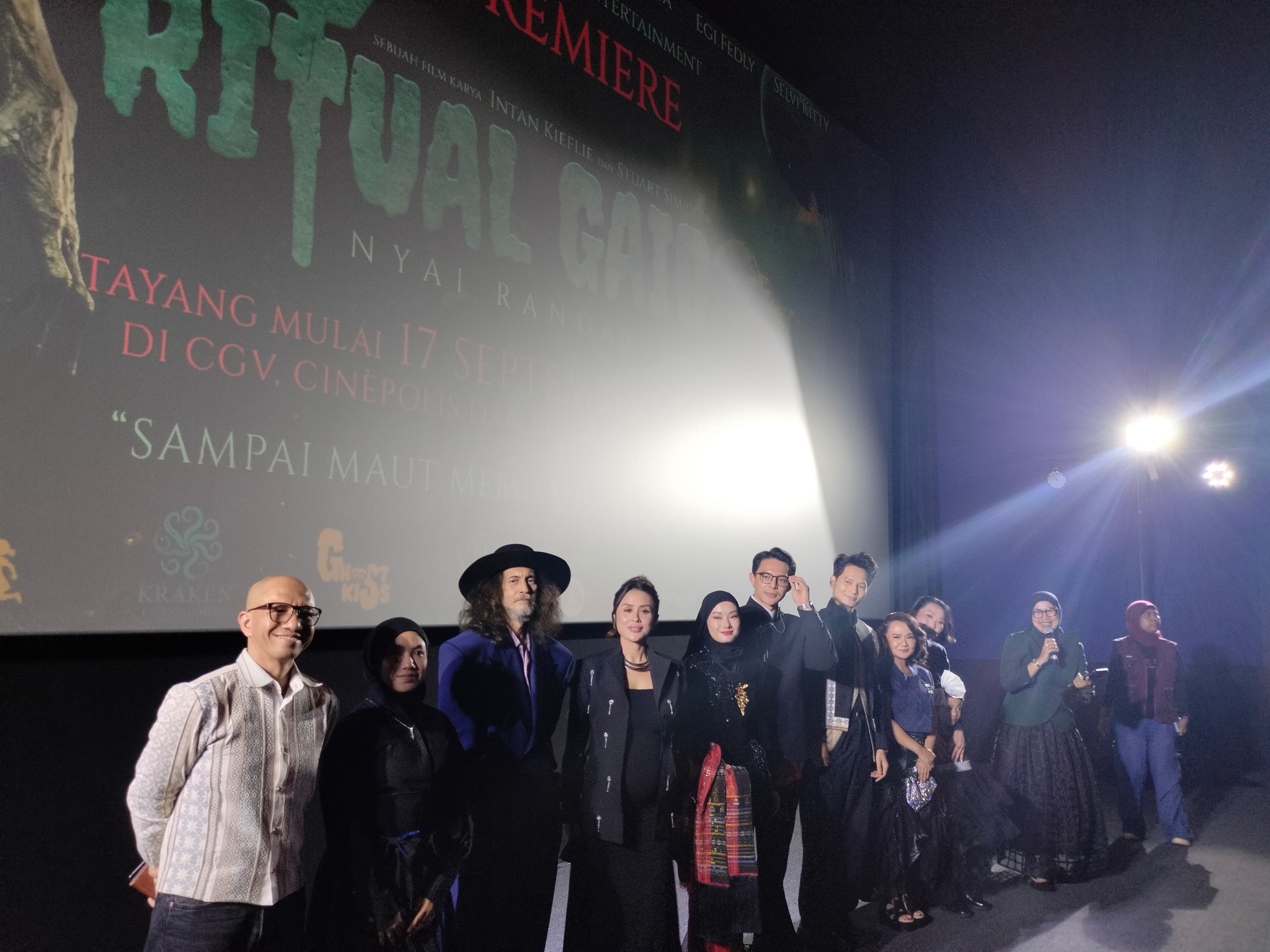 Debut Horor Perdana, Dinda Hauw dan Rey Mbayang Diuji Rahasia di Film Ritual Gaib: Nyai Randasura
