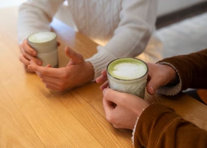 Matcha vs Kopi, Mana yang Lebih Banyak Kafein dan Bikin Susah Tidur?