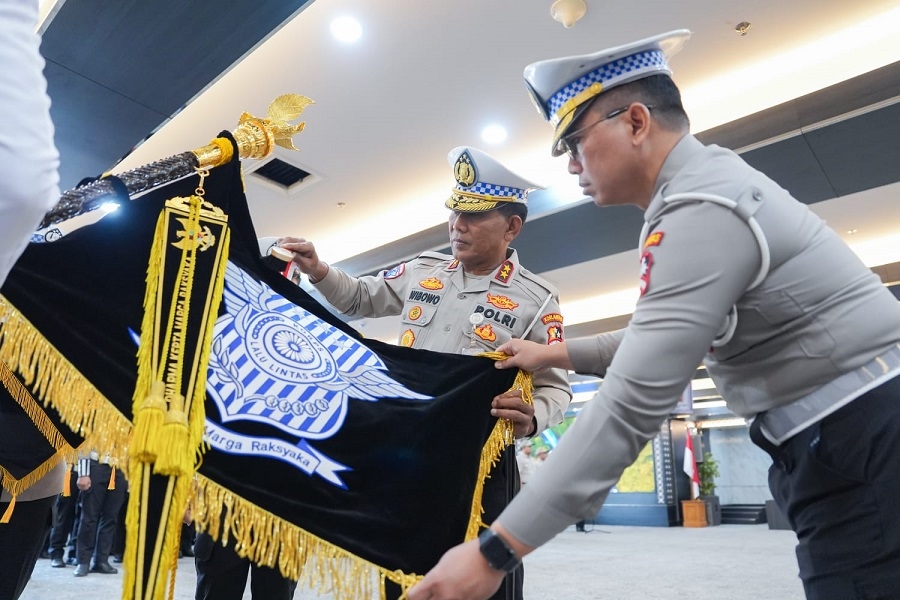 Korlantas Polri Gelar Pencucian Pataka Dharmakerta Jelang HUT ke-71 Lalu Lintas Bhayangkara
