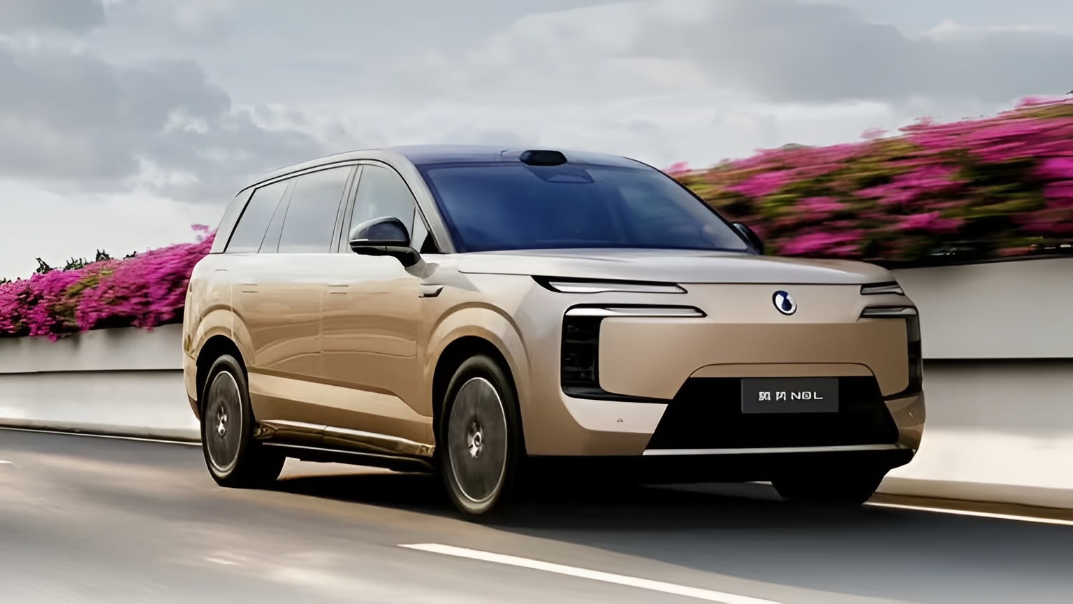Denza N8L BEV Meluncur dengan Baterai 130 kWh dan Cas 9 Menit