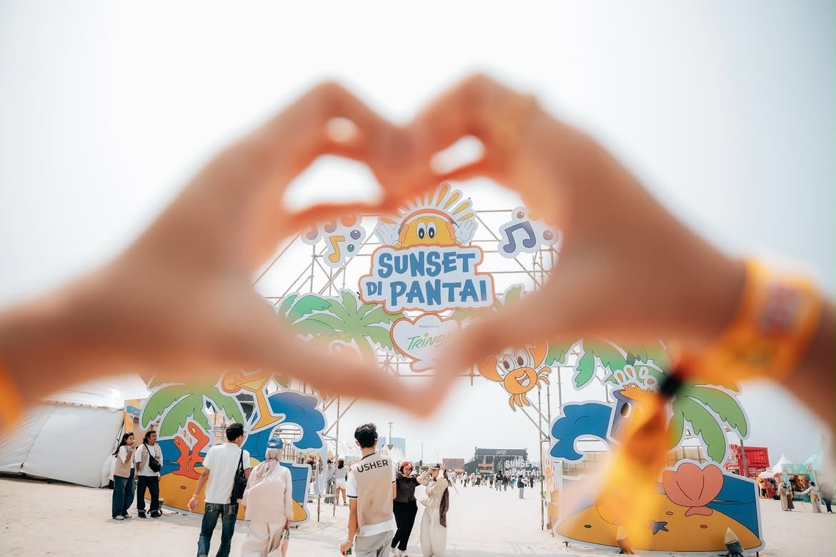 Sunset, Musik, dan Piknik Keluarga, Begini Serunya Sunset di Pantai 2026 di PIK2