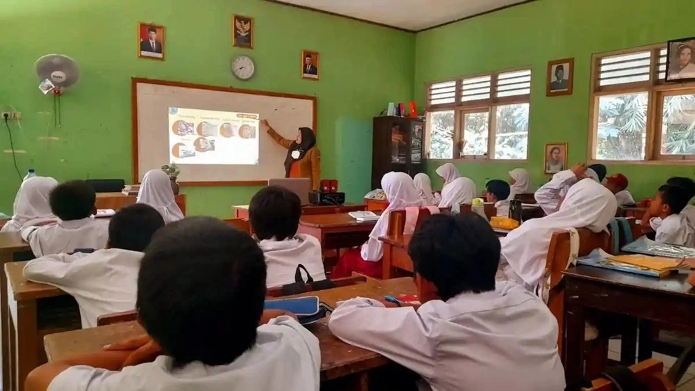 Selain Pendidikan Gratis, Presiden Prabowo Berkomitmen Tingkatkan Kesejahteraan Guru