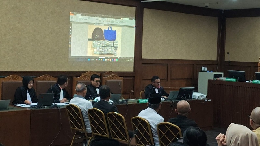 Jaksa Cecar Komisaris Sucofindo Zainal Abidin soal Tumpukan Uang Dolar