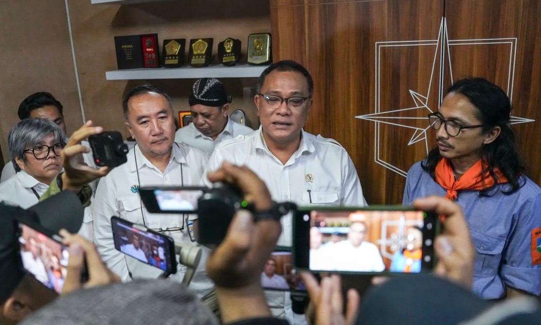 Menteri Jumhur: KLH Gandeng Wanadri Pulihkan Lingkungan, dari Mangrove hingga Terumbu Karang