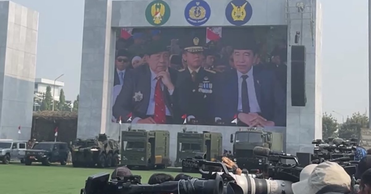 SBY dan Jokowi Duduk Berdampingan di HUT TNI, Momen Keduanya Terekam Kamera