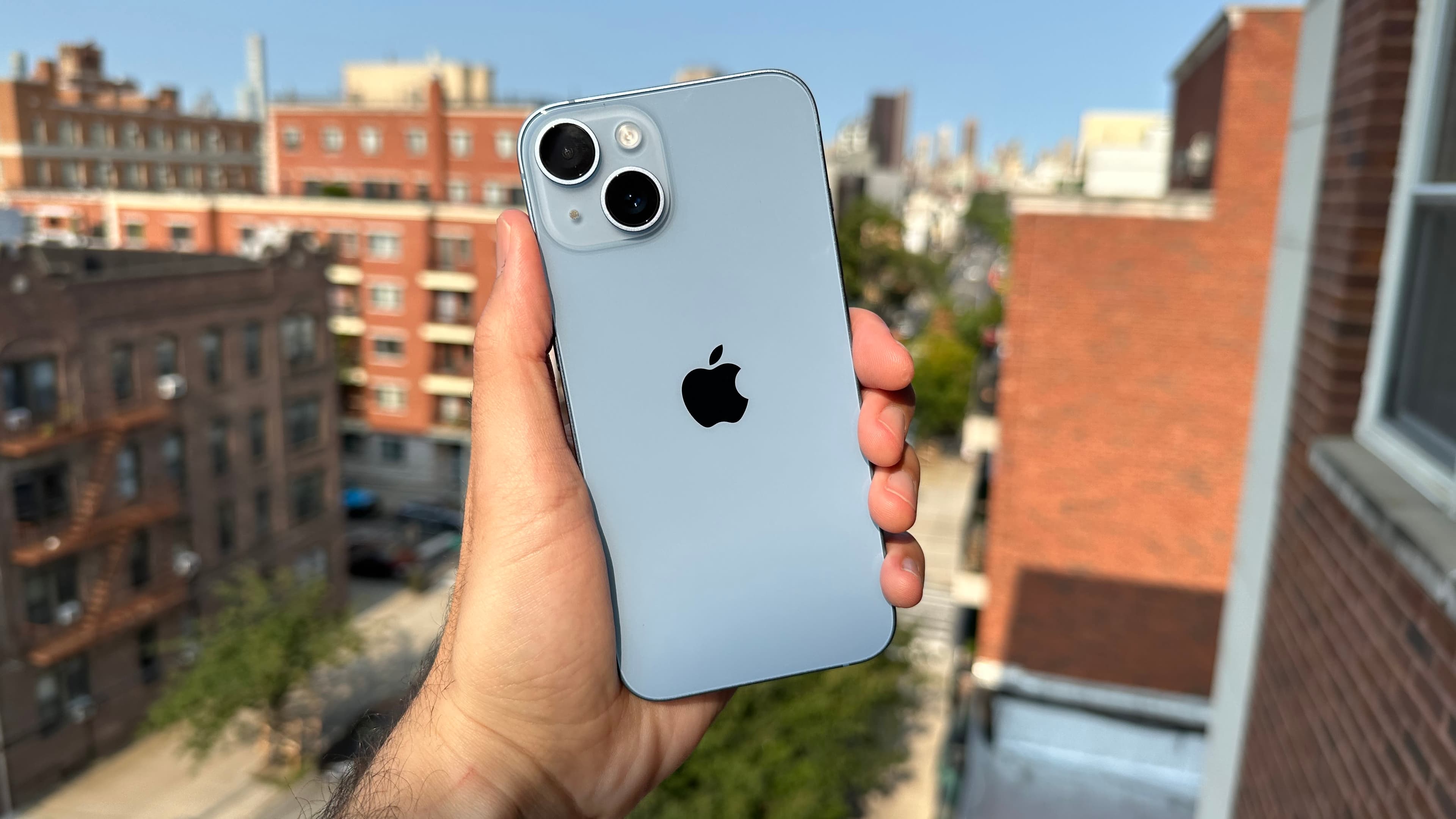 Imbauan Dari Apple, Hati-hati Jika Tidur Dekat HP Yang Dicas