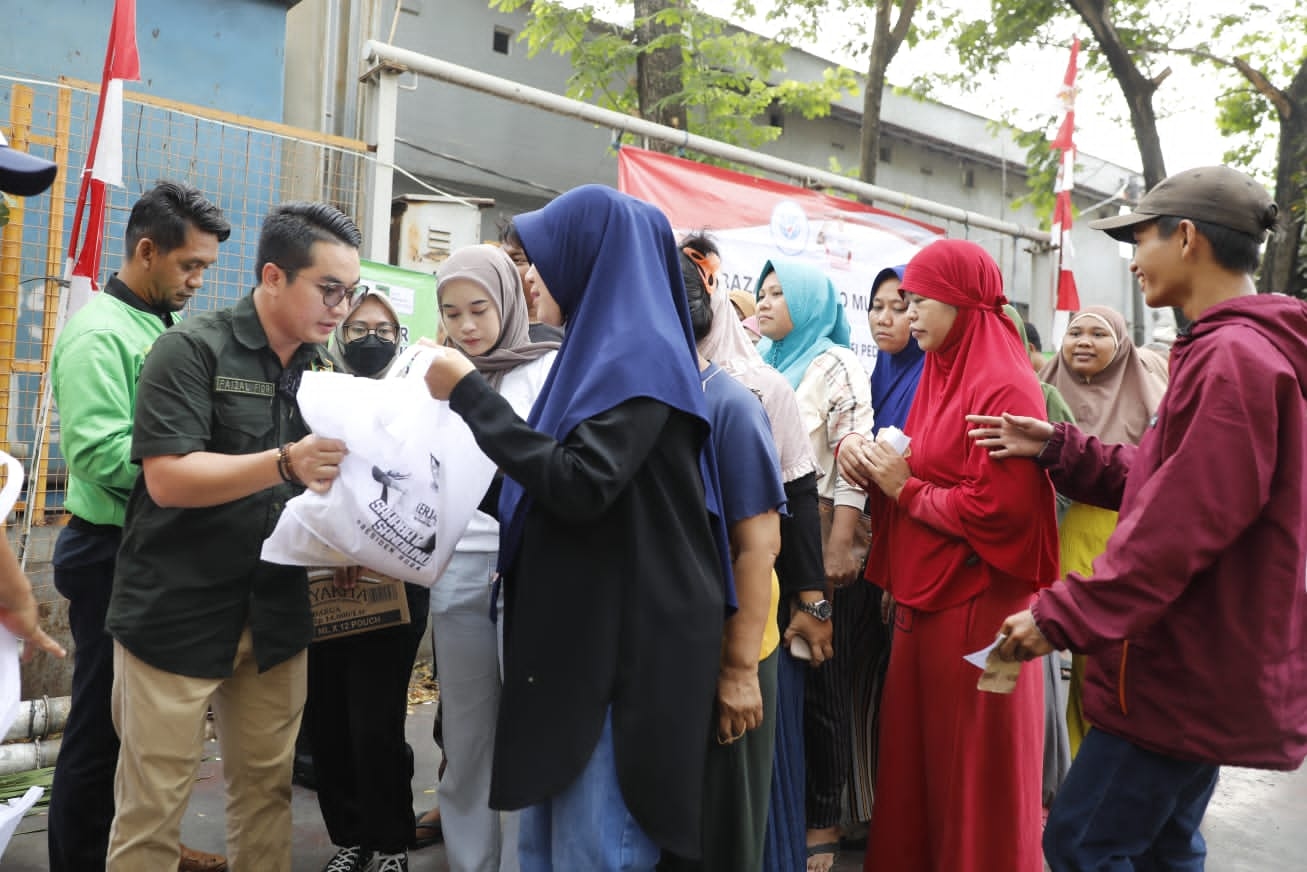 Respons Keluhan Harga Bahan Pokok, Sahabat SandiUno-Pemuda Jakarta Utara Gelar Bazar Sembako Murah