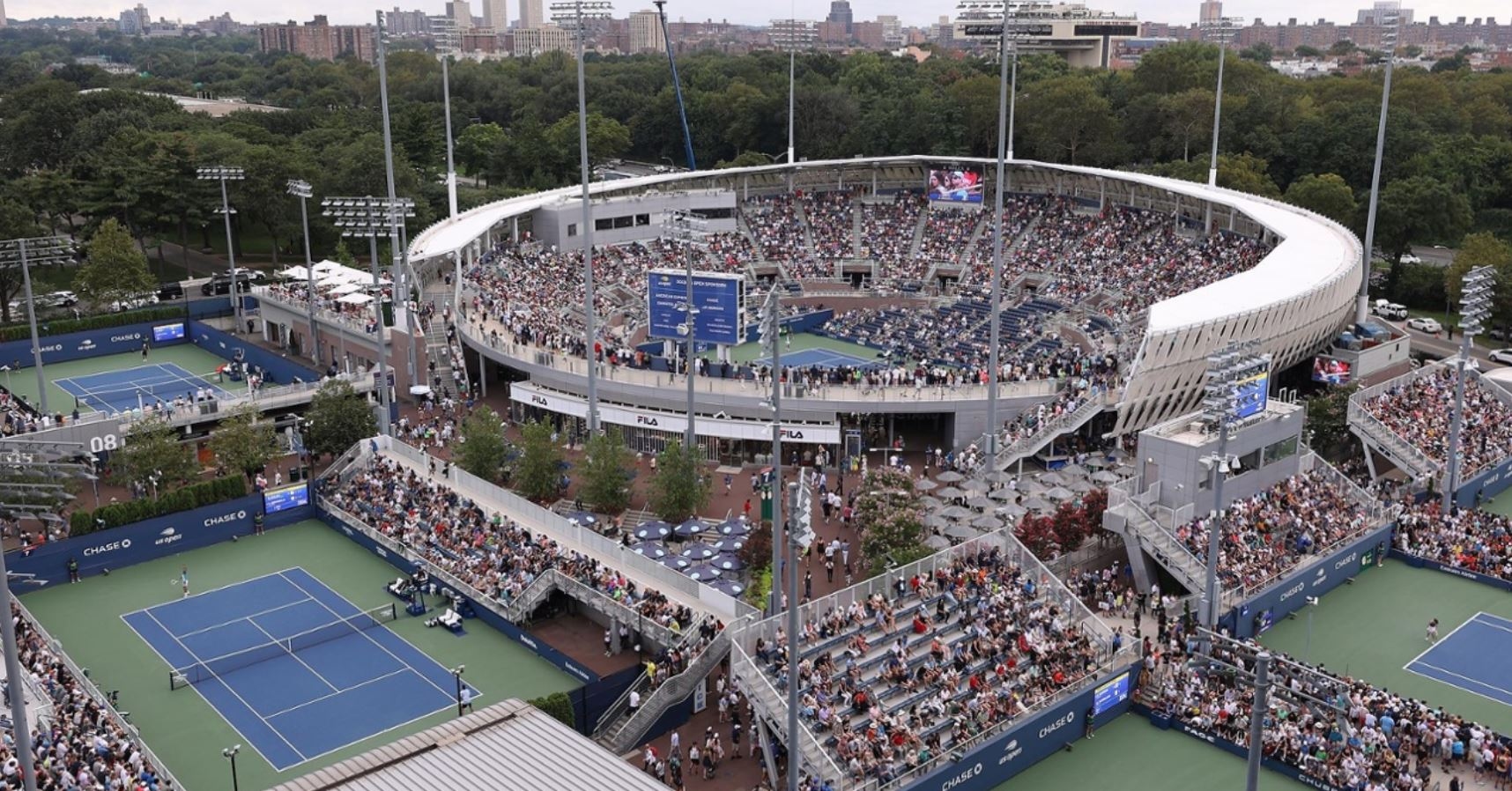 AS Terbuka Dimulai, Nama-Nama Besar Lancar Di Putaran Pertama