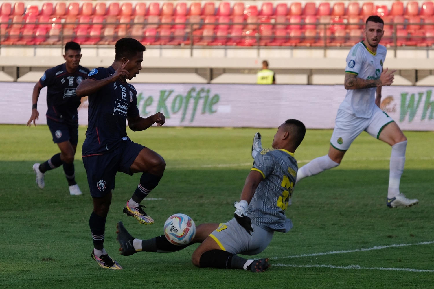 Catatan Pekan 10 Liga 1: Minim Gol, Madura Di Puncak, Dan Kebangkitan Arema