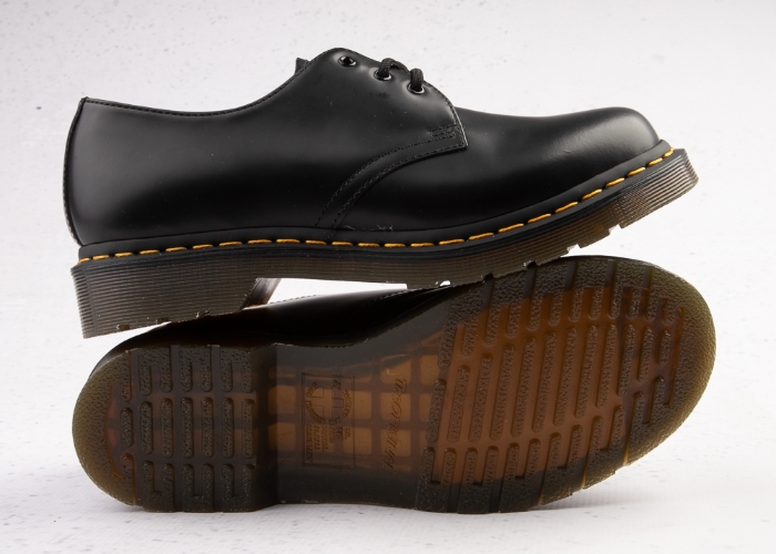 Di Balik Sepatu Para Skena, Inilah Pendiri Docmart