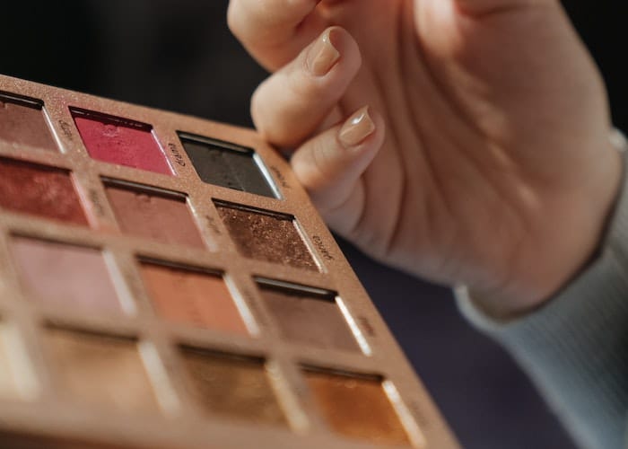 Ups! Ternyata Tester Make-up Penyebab Munculnya Bakteri Pada Kulit Wajah Lho!