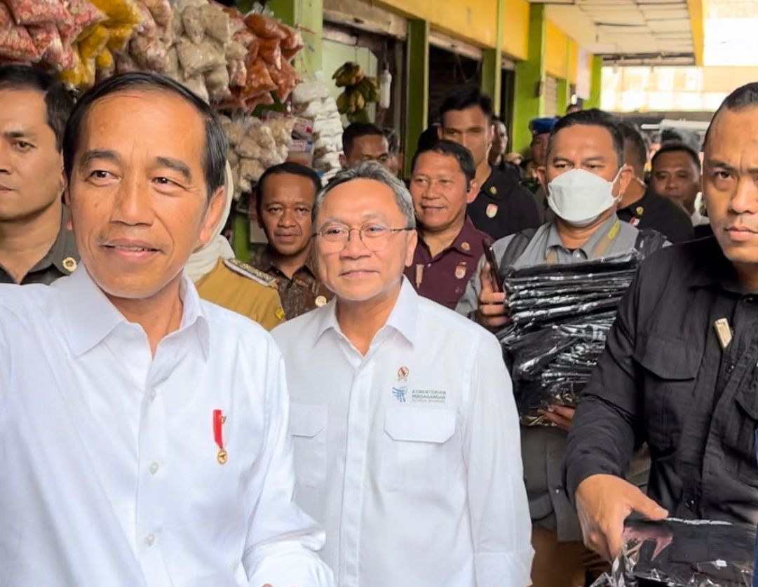 Damping Jokowi Ke Pasar Johar Karawang, Mendag: Pasokan Bapok Aman, Harga Turun