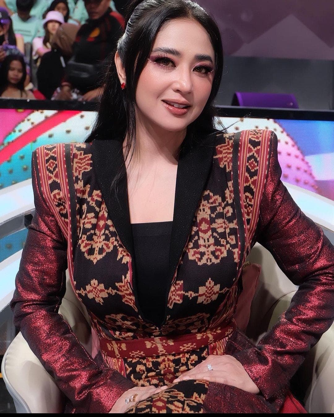 Kerap Diejek Nyeleneh Oleh Netizen, Dewi Perssik: Anggap Aja Rejeki dari Allah