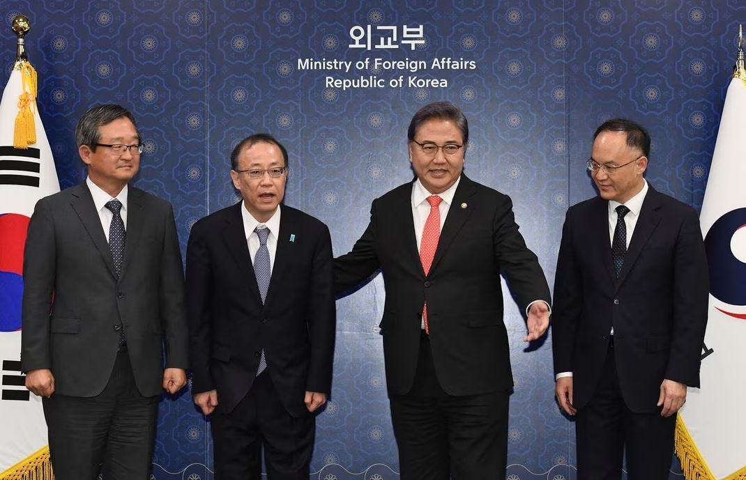 Korea Selatan Menjamu Jepang Dan Cina, Sebuah Pertemuan Yang Jarang Terjadi