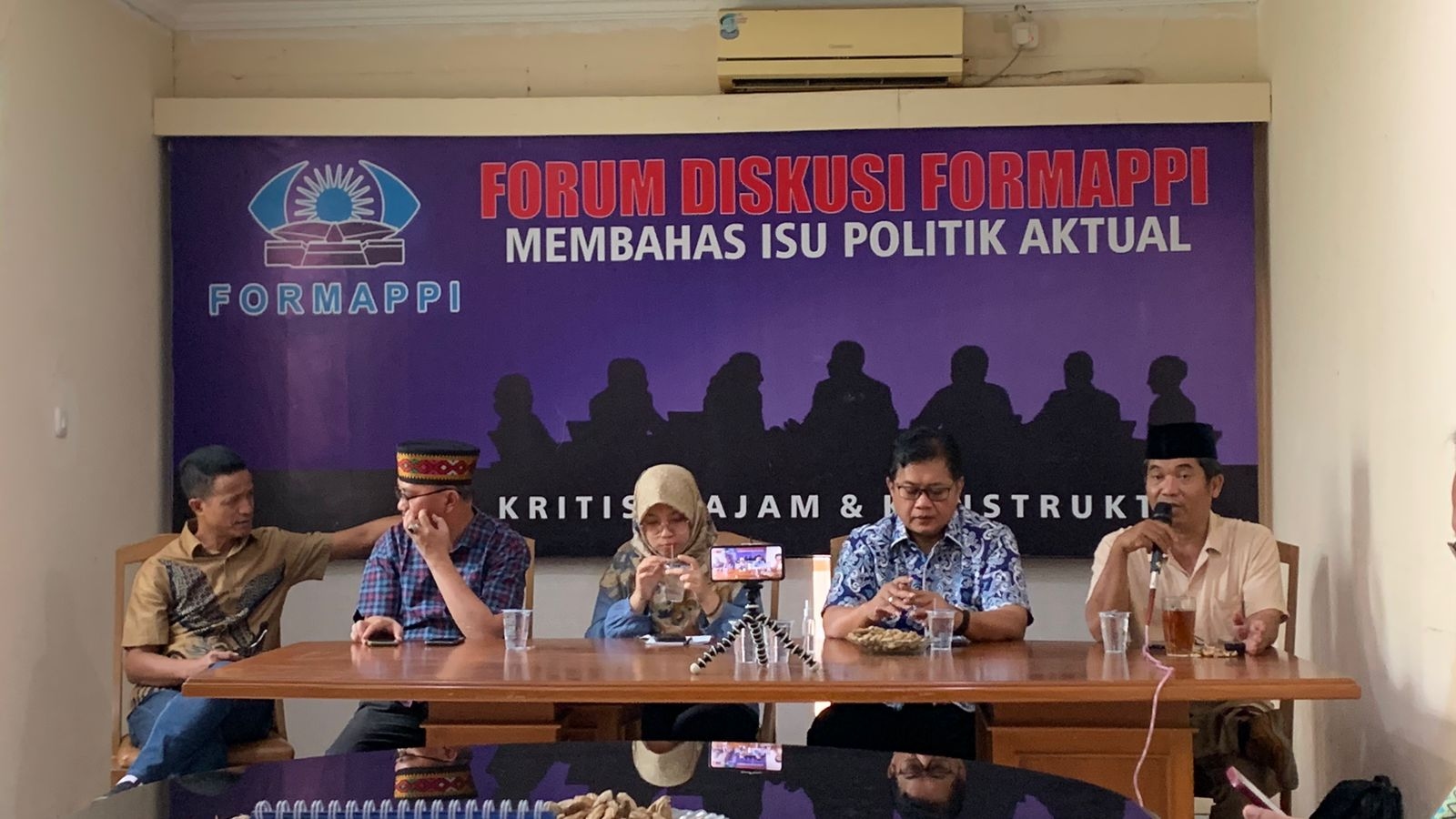 Duet Ganjar-Prabowo Bak Kawin Paksa, Parpol Tak Percaya Diri