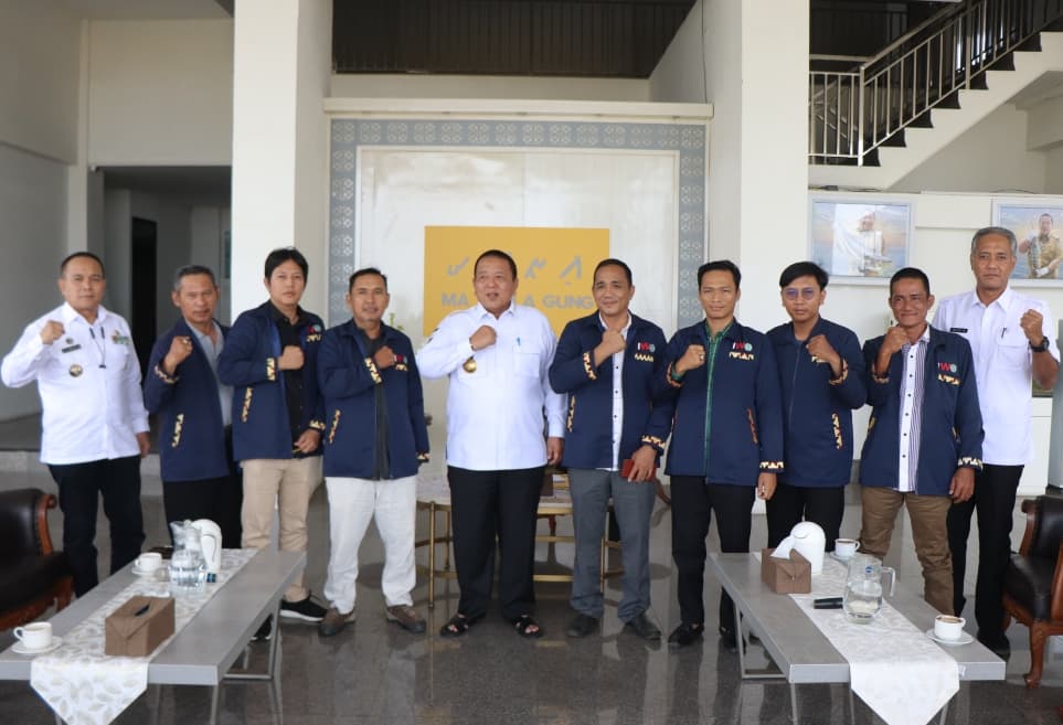 Gubernur Arinal: Berita Harus Berimbang!