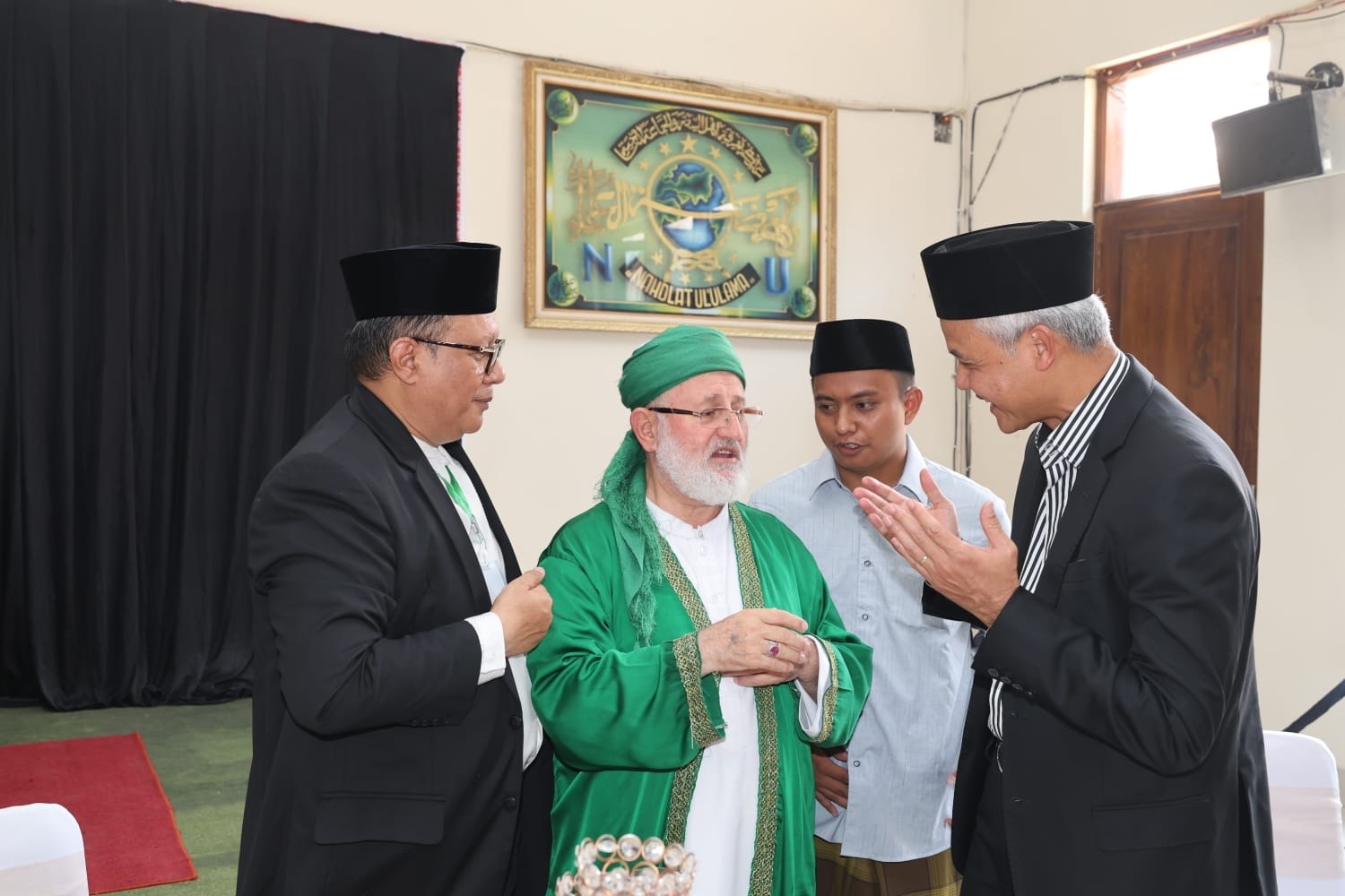 Kunjungi Cucu Syekh Abdul Qadir Jailani, Ganjar Didoakan Dan Dapat Amalan Khusus