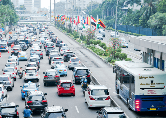 Tips Berkendara Anti-dehidrasi Di Jakarta
