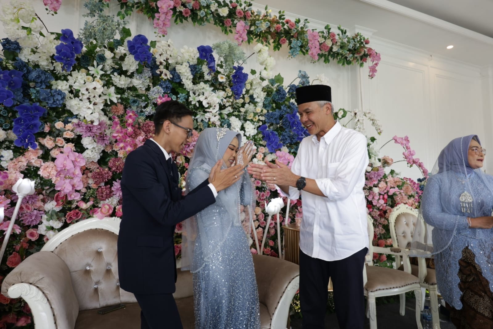 Beruntungnya Pengantin Di Tasikmalaya Ini, Pernikahannya Dihadiri Ganjar