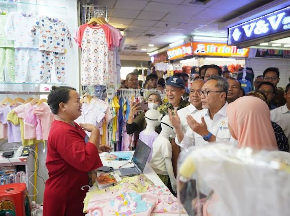 Kembali Tinjau Pasar Tanah Abang, Zulhas Tanya Pedagang: Ada Penglaris?