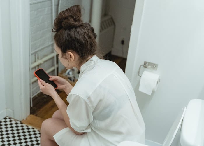 Wajib Diketahui! Berikut Ini Adab Masuk WC Dalam Islam