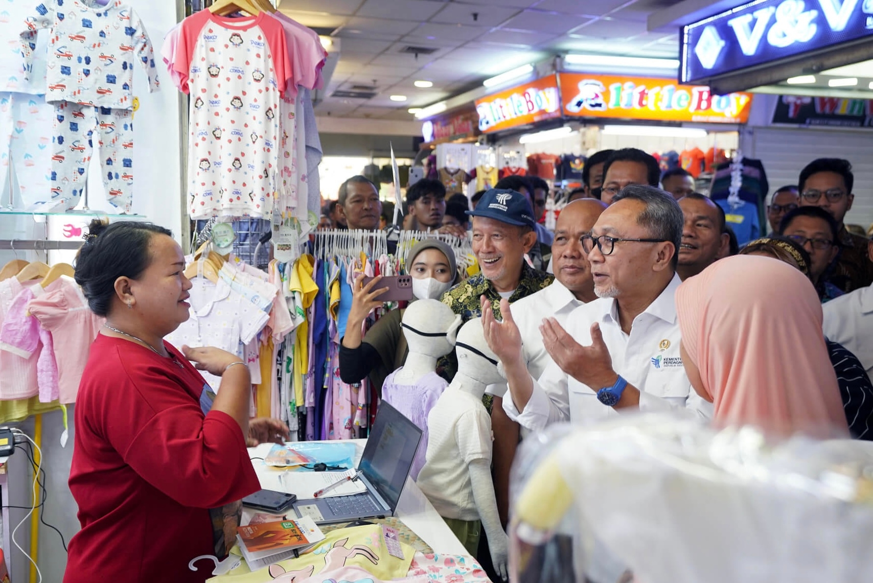 Kembali Kunjungi Pasar Tanah Abang, Mendag: Pasar Kembali Ramai, Pedagang Senyum